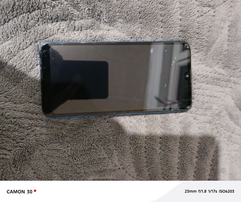 Продам телефон Huawei y7