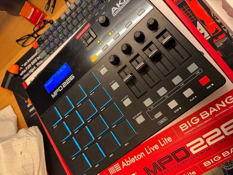 Controller MIDI Akai MPD226