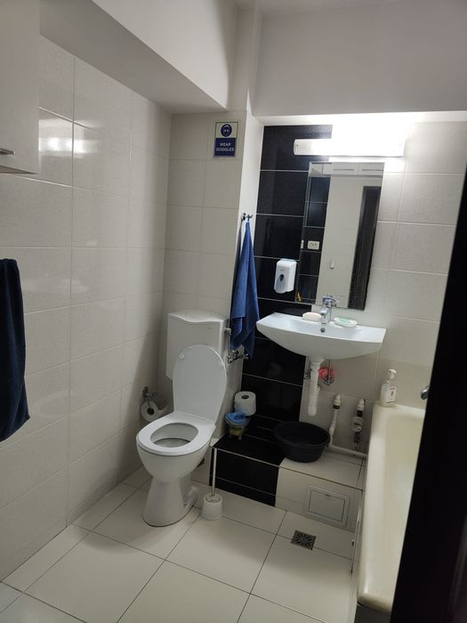 Proprietar vand apartament 2 camere zona Capitol.