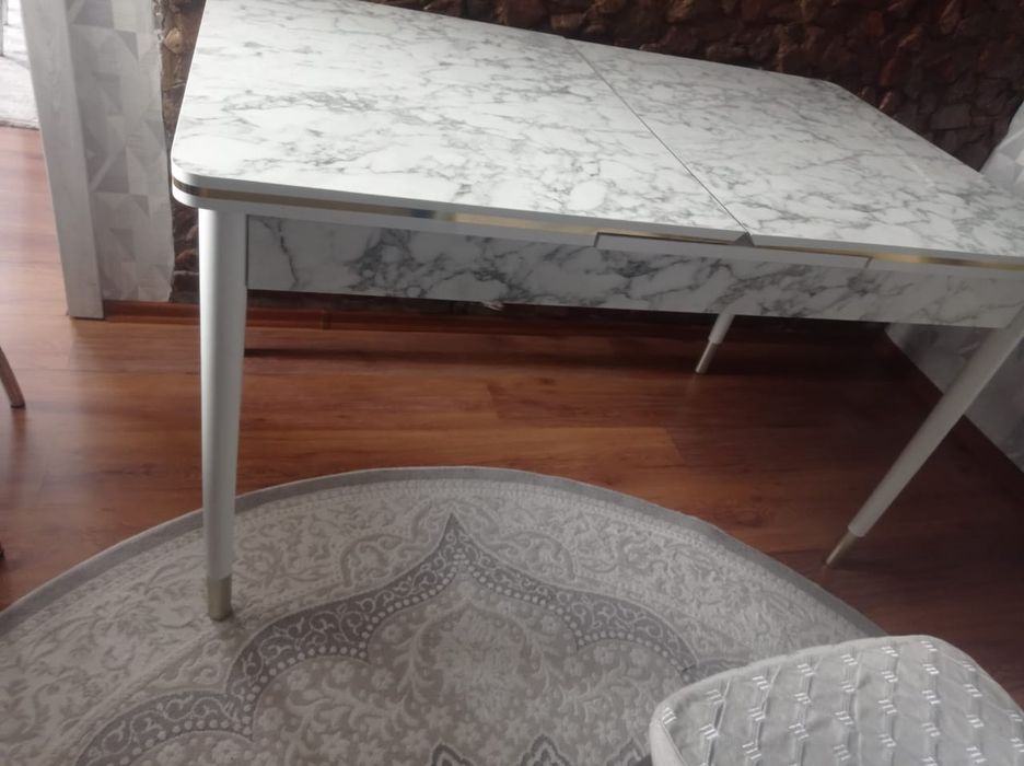 Продам стол ч хорошем состоянии