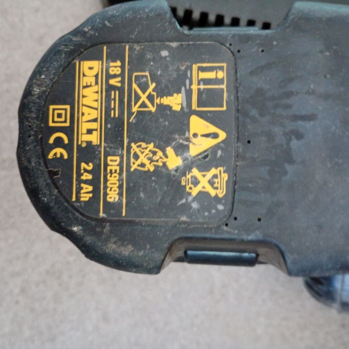 Circular dewalt 18V 2,4Ah cu pânză videa
