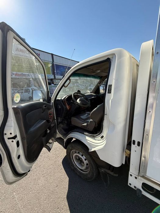 Xundai porter yili 2009 Metanda narxi 9000 $ kelishiladi