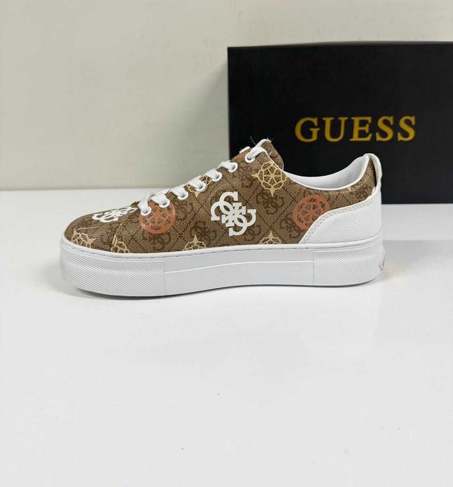 Guess Gianele 4G Peony