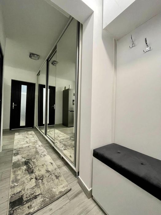 Apartament de inchiriat, 2 camere, decomandat, et 1 Rovine