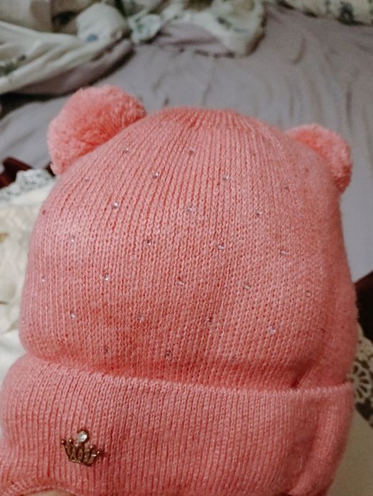 Зимняя шапка очень теплая для девочки!