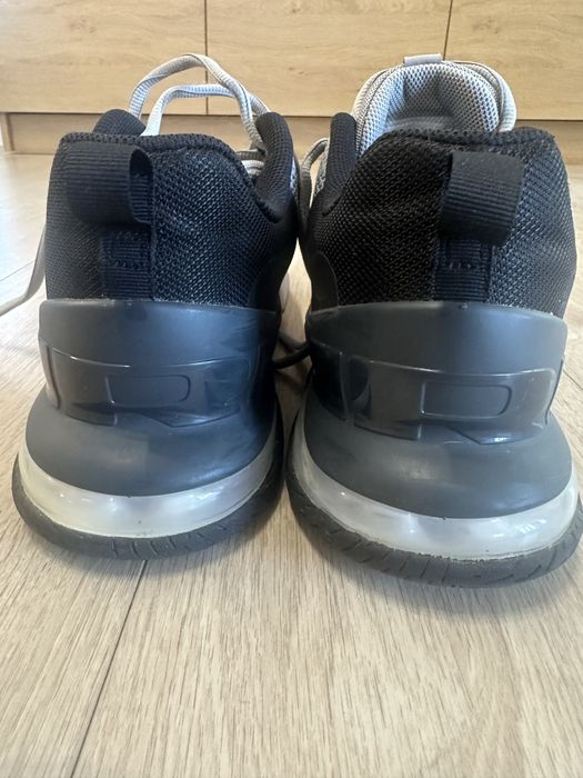 Маратонки Nike air