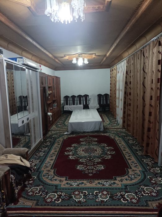 Уй сотилади 6сот сув газ свет ваифаи бор