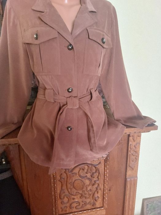 Jacheta  noua, cafenie, model sport elegant foarte chic, tip army