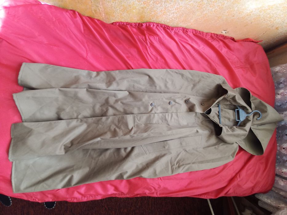 продаю военный офицерский плащ накитка образца 1943 года.