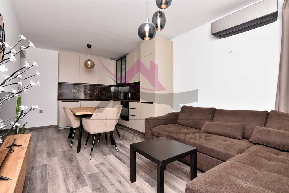 Продава се Тристаен апартамент в Варна, Възраждане 3 - 80 кв.м за 2563 €/кв.м - Снимка #1