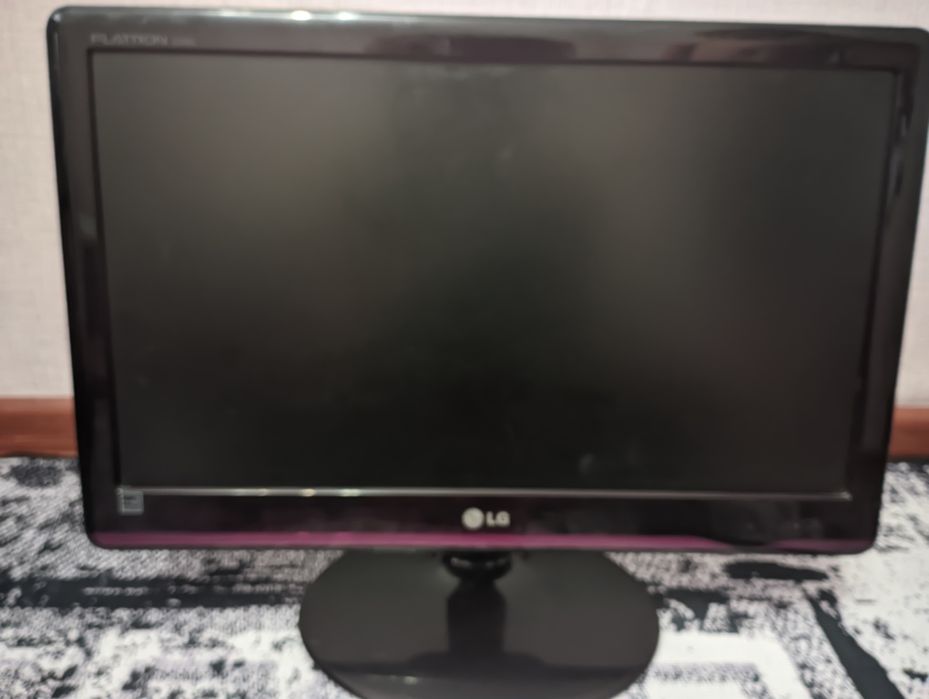 Продам монитор LG в хорошем состоянии
