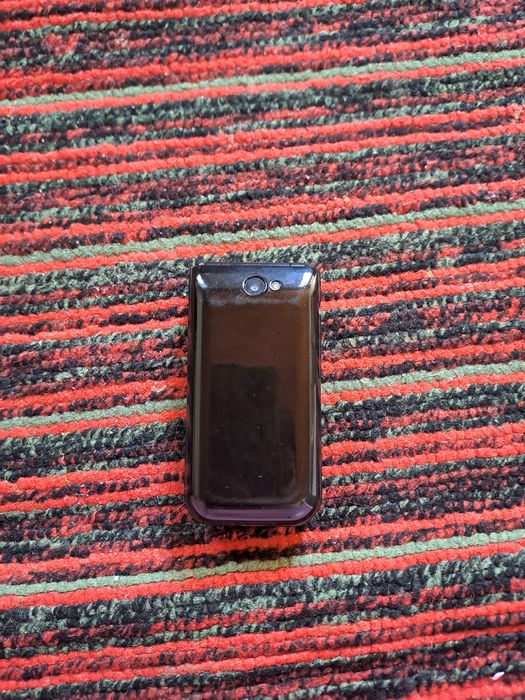 Novey telefoni chotki holatda