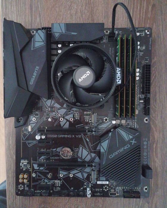 Kit AM4 Gigabyte B550 + Ryzen 5 3600 + 16GB DDR4 + cooler