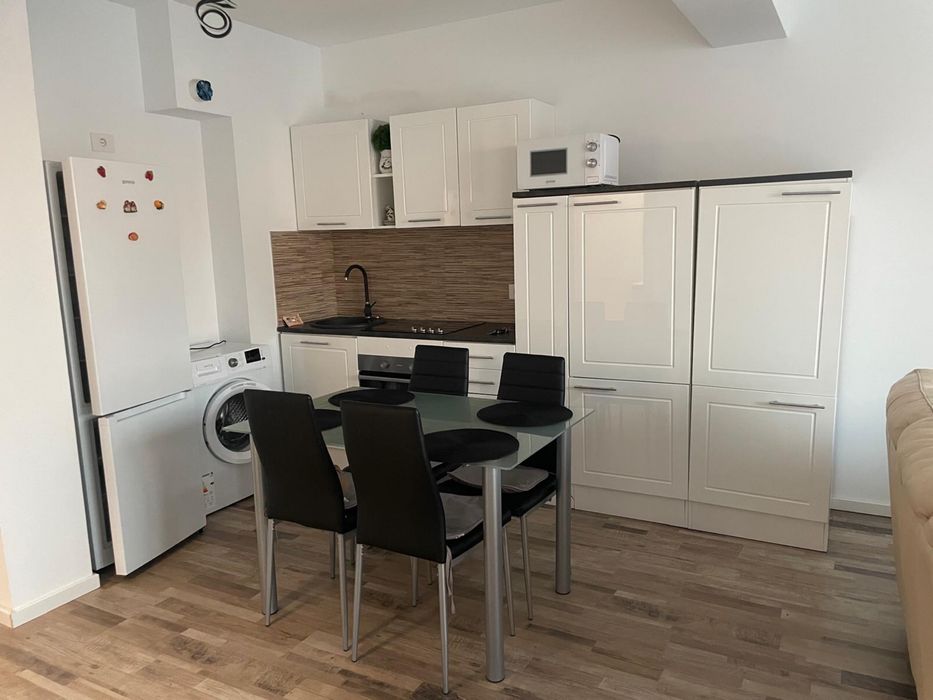 Dau in chirie apartament cu 2 camere