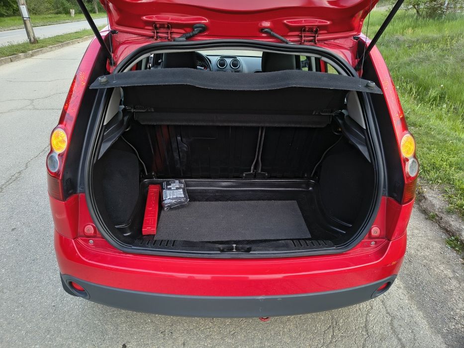 Форд Фиеста 1.4 дизел 2006г.