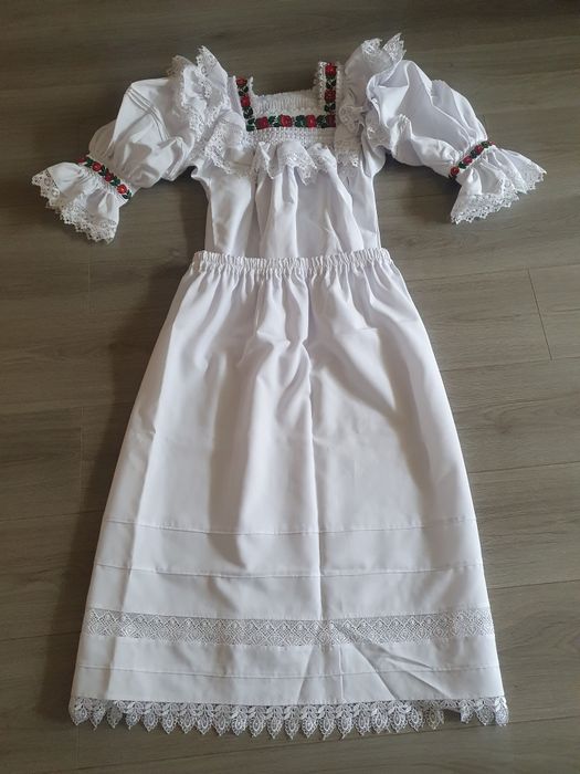 Costum popular de Maramureș