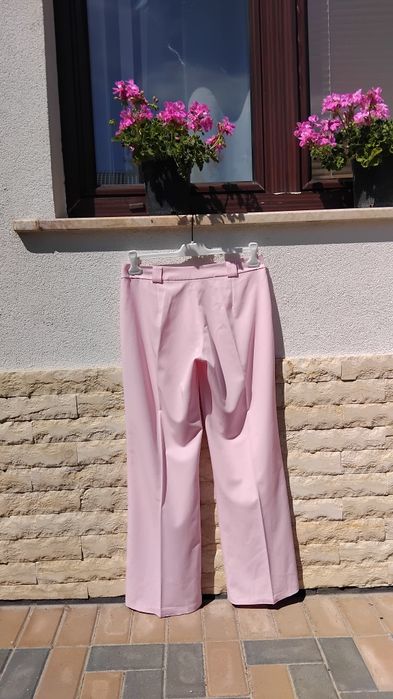 Pantaloni evazați 42