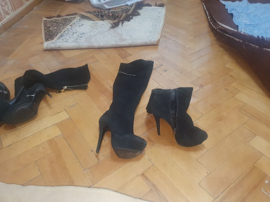 Продаются замшевые сапоги
