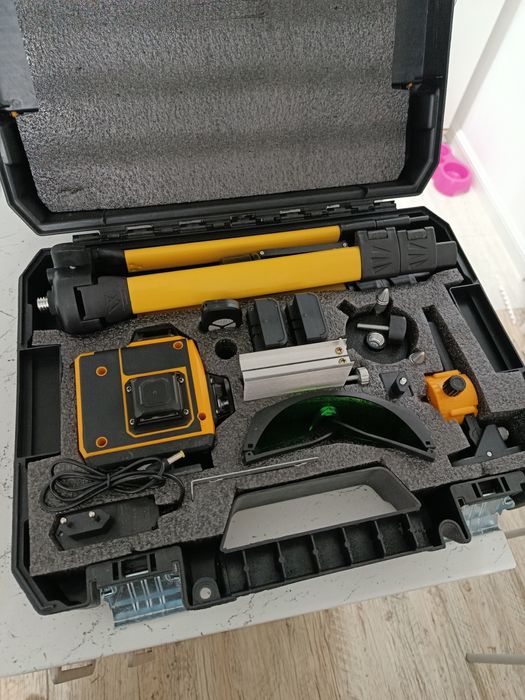 Лазерный уровень 4д