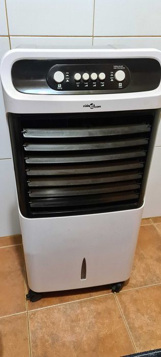 Masina de aer cu apa si gheata