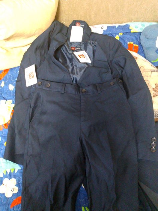 Продам  школьную форму  для мальчиков