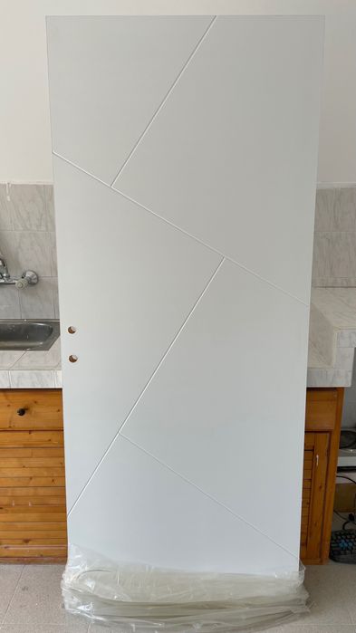 Интериорни нови врати