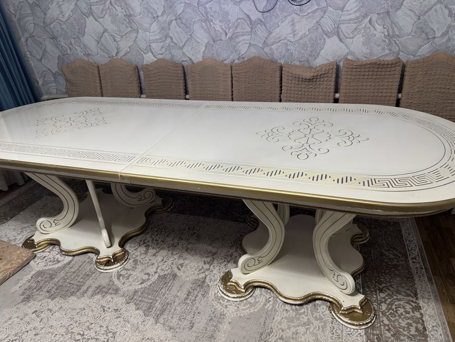 Стол   хорошем   состоянии