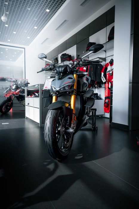 Ducati Streetfighter V4 S Grey Nero mototsikli Toshkentda