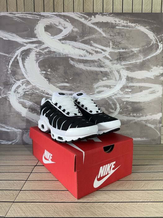 Nike Air Max Plus TN Black White
