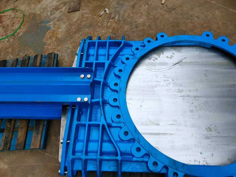 Продам задвижки,отводы,адаптеры