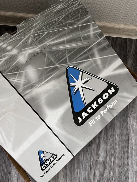 Продам фигурные коньки Jackson Classic 500,