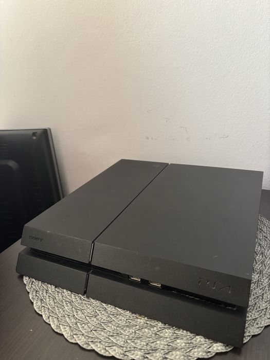 ps4 simplu in stare buna
