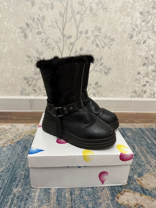 Продам сапоги для девочка