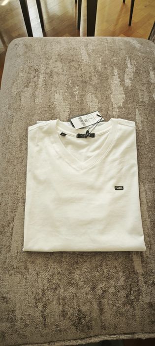 Guess  футболки новые