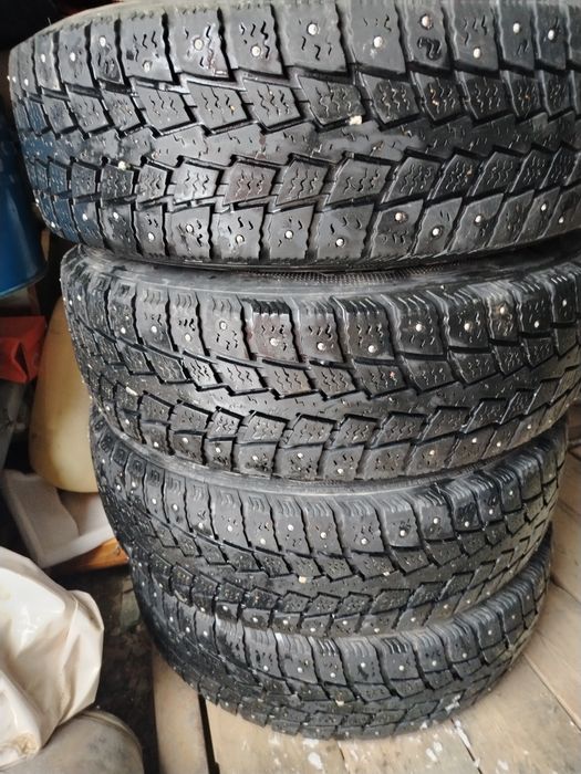 Шина на R 16 / 225 х 75