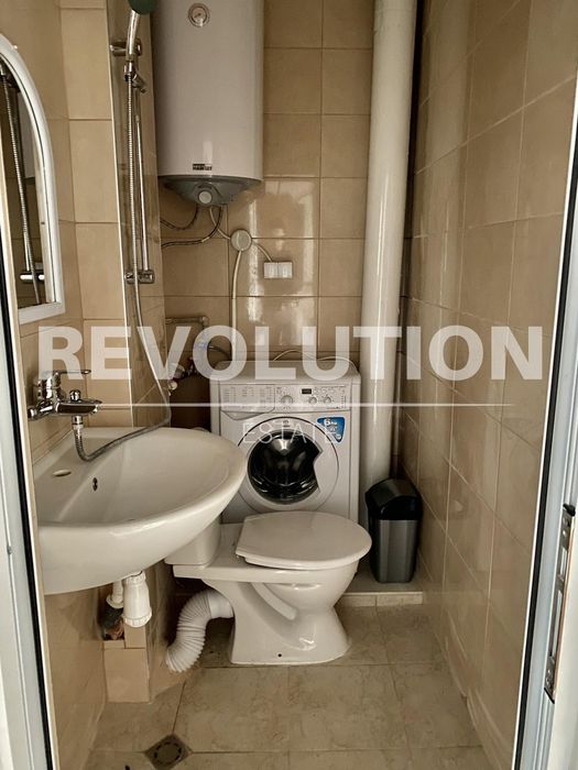 Дава се под наем Едностаен апартамент в Варна, Цветен квартал - 20 кв.м за 300 € - Снимка #4