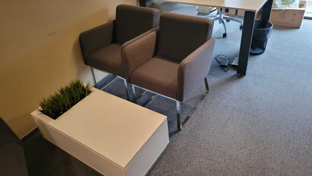 Промоция на офис столове, канапета и маси