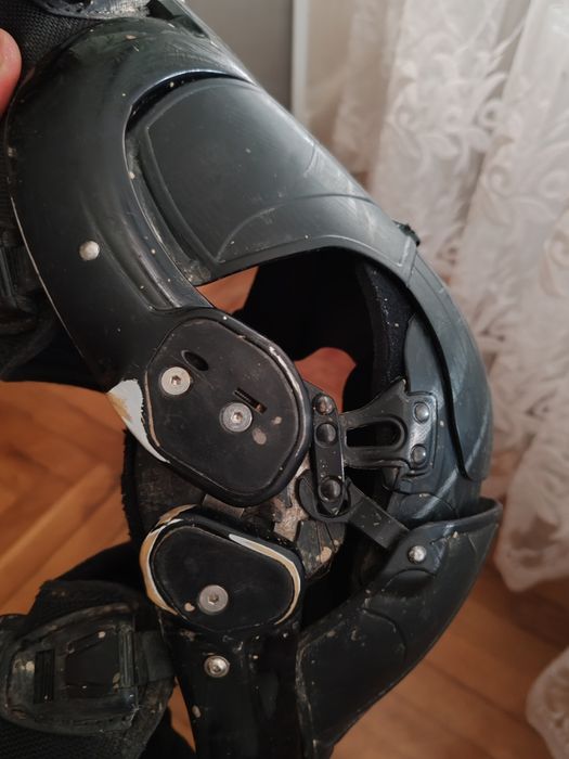 Мото шини наколенки Asterix ultacell