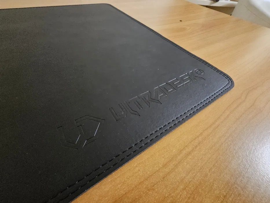 Чисто нов mousepad размер XL (80x40см)