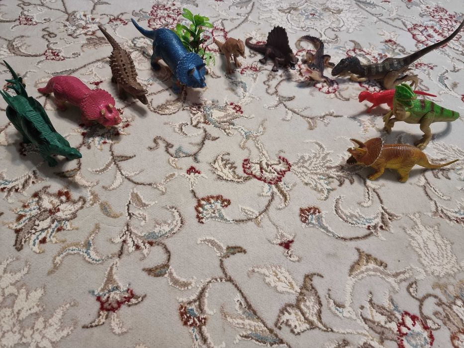 Динозавры набор.