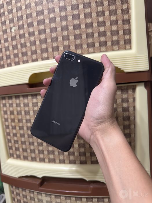iPhone 8 Plus 64Gb srocno