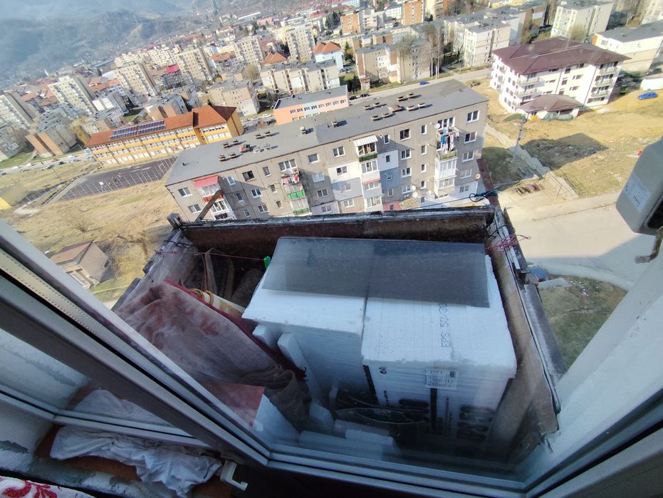 Vând apartament cu două camere