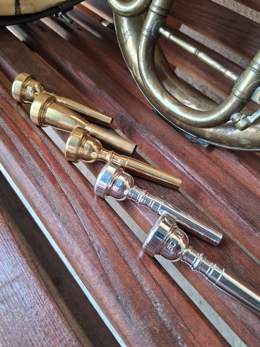 Vând instrumente muzicale