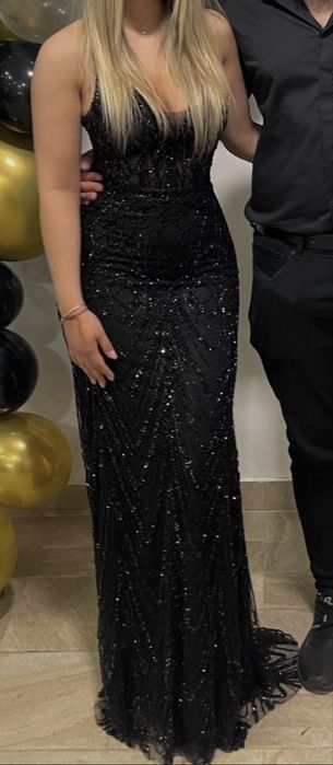 Абитуриенска рокля