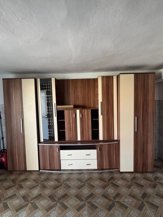 Vand mobila de dormitor