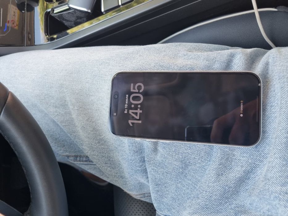 Iphone 17 pro серого цвета