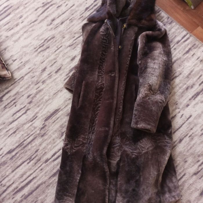 Отдам цигейковую шубу