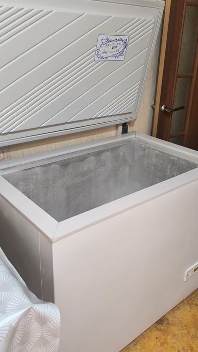 Продам большой морозильник 250литра