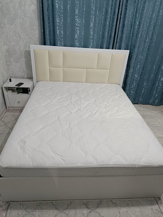 Продам спальный гарнитур