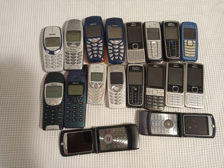 Lot de telefoane cu vechime